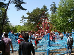 埼玉でおすすめのアスレチック13選!大型公園や空中のジップラインで子どもと遊ぼう