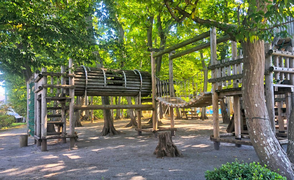 森の中のアスレチック／小塚山フィールドアスレチック（千葉県市川市）