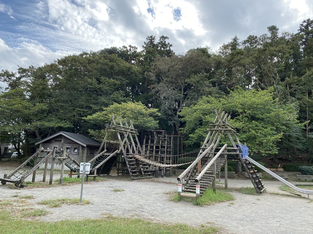アスレチックの複合遊具／八千代総合運動公園（千葉県）