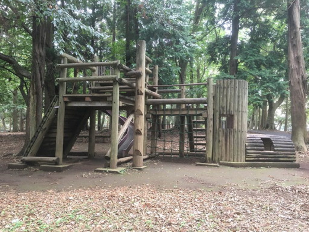 アスレチックの複合遊具／八千代台北子供の森（千葉県）