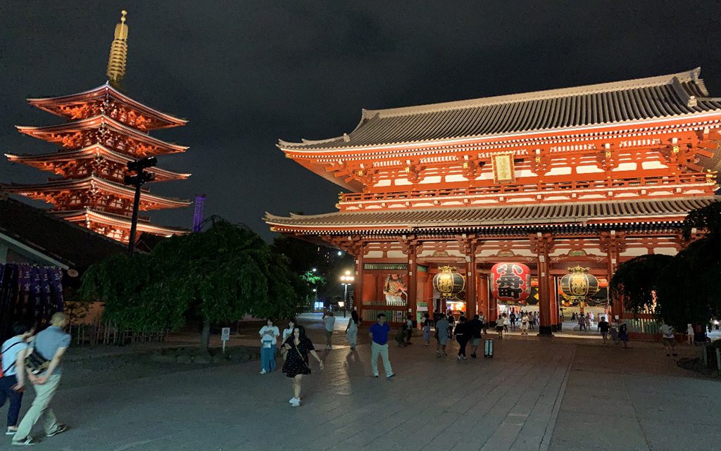 浅草寺のライトアップ(東京都/台東区)