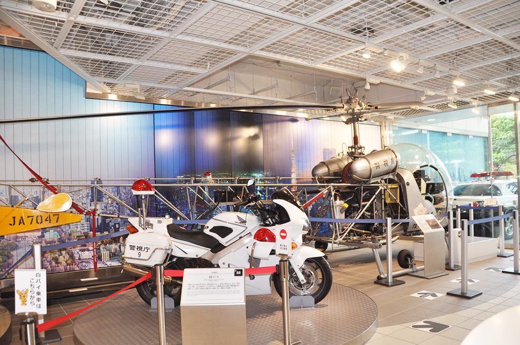 ヘリコプターや白バイの展示/警察博物館（東京都/中央区）