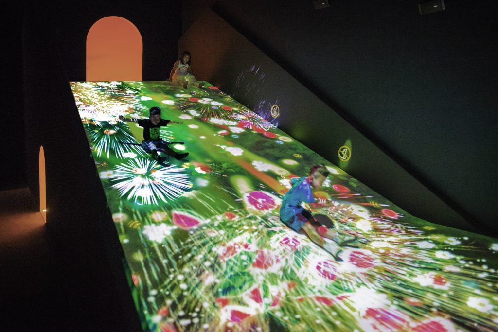 すべって育てる! フルーツ畑/チームラボボーダレス(東京都/お台場)