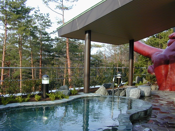 グリーンパーク想い出の森でアウトドアと温泉を楽しもう！