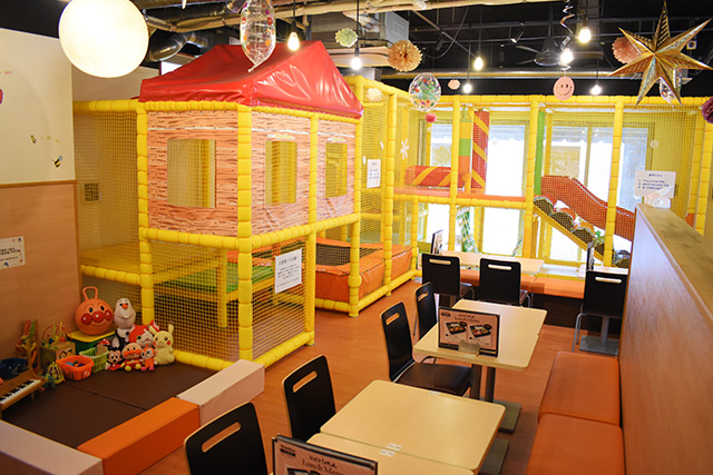 店内のアスレチック遊具/親子カフェ Nautilus(静岡県/沼津市)