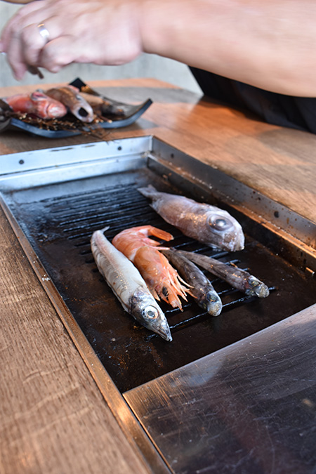 深海魚をコンロで焼く/浜焼き しんちゃん(静岡県/沼津市)