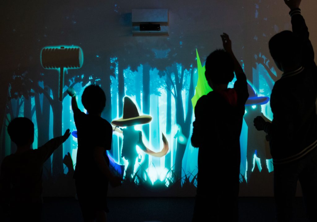 デジタル影絵遊び「SHADOW　WORLD」／リトルプラネットららぽーと沼津（静岡県／沼津市）