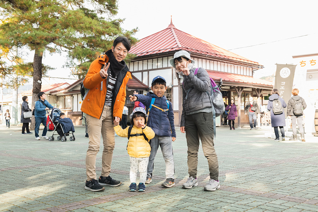 登山満喫の家族/宝登山(埼玉県/秩父郡)