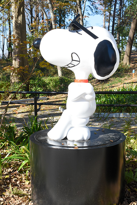 サングラスをかけて笑っているスヌーピー/南町田グランベリーパーク(東京都/町田市)