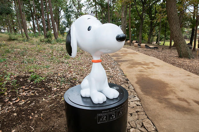 オレンジの首輪をしたスヌーピー/南町田グランベリーパーク(東京都/町田市)