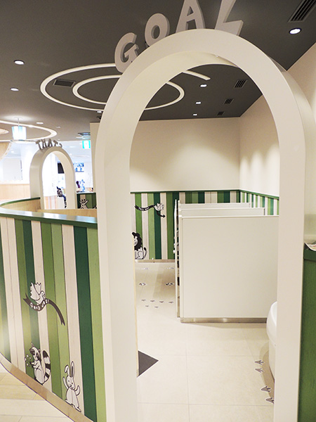 キッズトイレ終わったら手を洗ってゴールの門へ/南町田グランベリーパーク(東京都/町田市)
