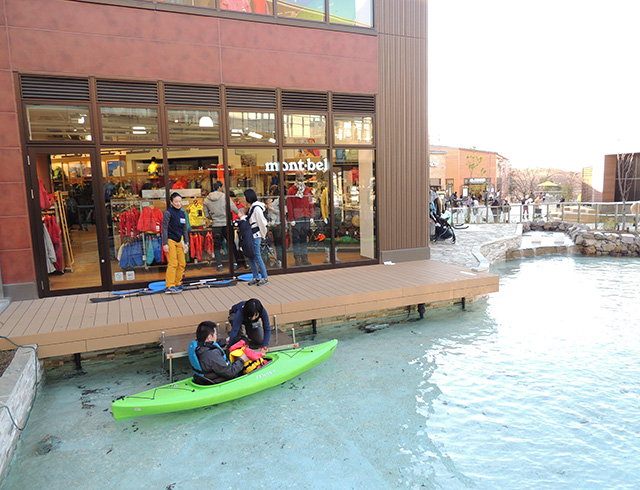 モンベルヴィレッジでカヤック体験/南町田グランベリーパーク(東京都/町田市)