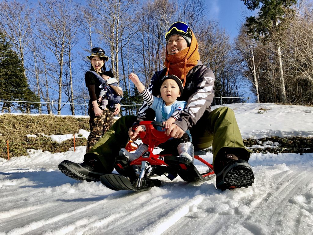 ハンドルやブレーキを備えたソリ遊び/ハンターマウンテン塩原(栃木県/那須塩原市)