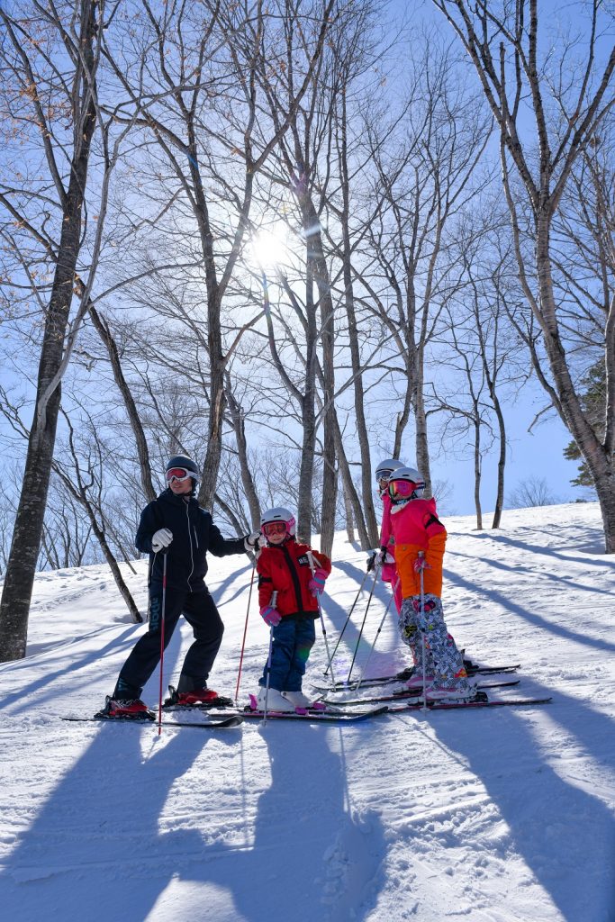 森の中を滑るツリーランコース／斑尾高原スキー場（長野県／斑尾市）