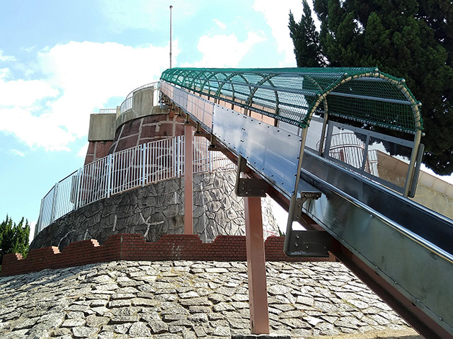急降下滑り台【冒険ランド】/大泉緑地(大阪府/堺市)