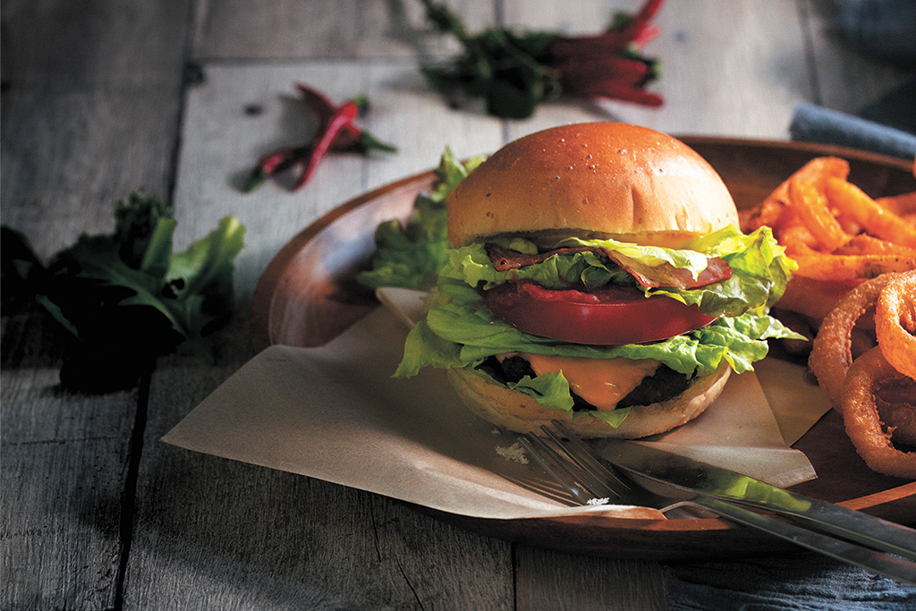 白馬さのさかスキー場の名物「さのバーガー」(長野県/北安曇郡白馬村)