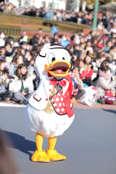 パレードの先頭はドナルド/ベリー・ミニー・リミックス