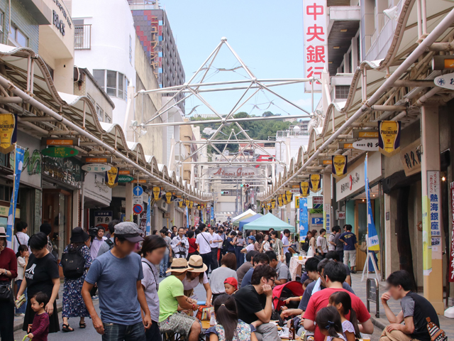 海辺のあたみマルシェ/熱海銀座商店街(静岡県熱海市)