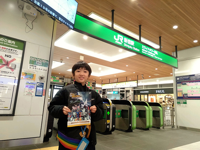 スタンプラリーに挑戦する子ども/JR東日本　機動戦士ガンダムスタンプラリー（東京都）