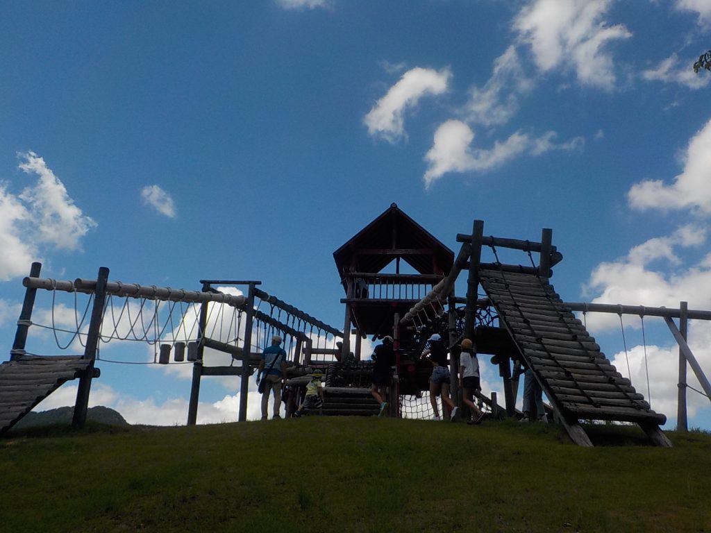 俵藤太の百足退治コース「お城ジャングル」/滋賀県希望が丘文化公園(滋賀県竜王町)