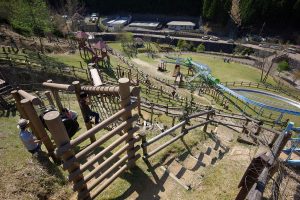 奈良県のアスレチック10選！空中コースからジップライン、公園の大型遊具まで