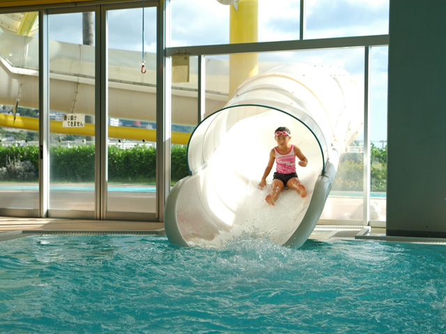 通年で楽しめるウォータースライダー/マリンスパあたみ(静岡県熱海市)