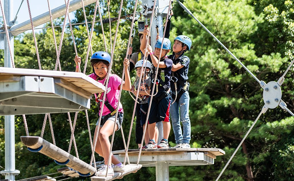 子ども用アスレチック 兵庫県のアスレチック14選！空中コースからジップライン、公園の大型