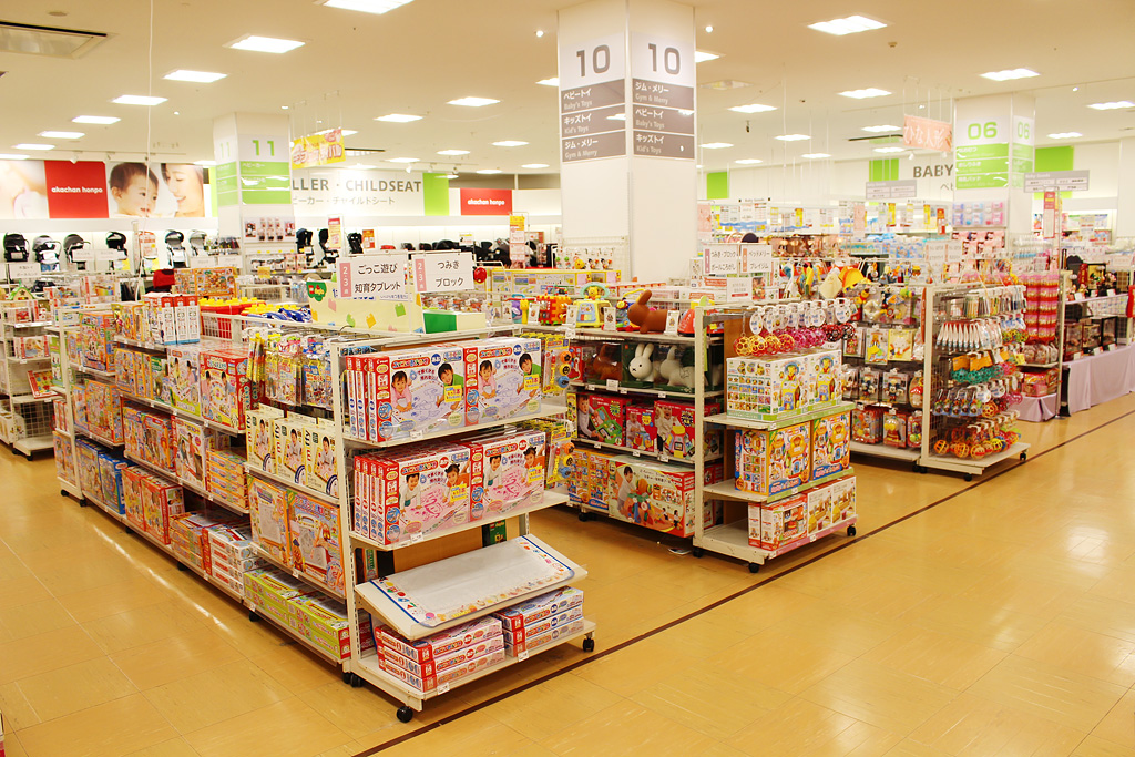 アカチャンホンポ店内/ららぽーと横浜(神奈川県/横浜市)