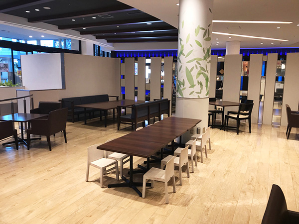 フードコート「特選ダイニングFOURSYUN」/ららぽーと横浜(神奈川県/横浜市)