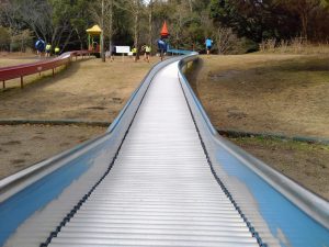 大型遊具がスゴイ公園！久峰総合公園（宮崎）のロングローラー滑り台＆迷宮木製遊具
