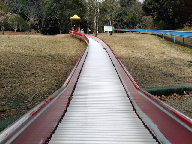 赤いローラー滑り台/久峰総合公園(宮崎県/宮崎市)
