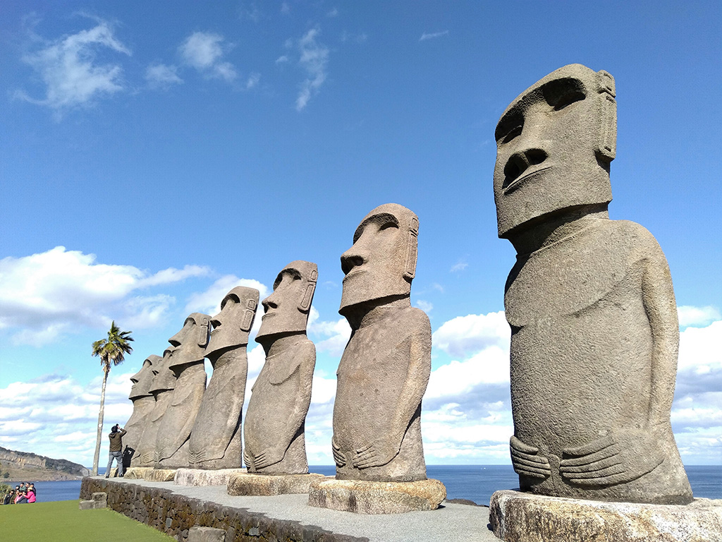 7体のモアイ像/サンメッセ日南(宮崎県/日南市)