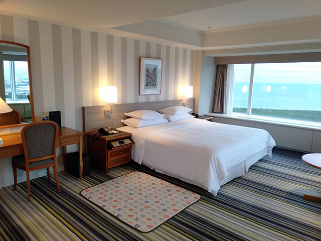 コーナーダブルの客室/シェラトン・グランデ・オーシャンリゾート(宮崎県/宮崎市)
