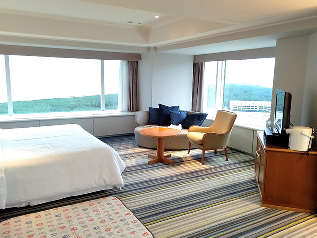 コーナーダブルの客室/シェラトン・グランデ・オーシャンリゾート(宮崎県/宮崎市)