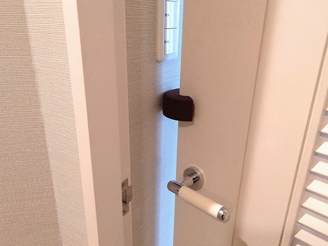 客室内のドアストッパー/シェラトン・グランデ・オーシャンリゾート(宮崎県/宮崎市)