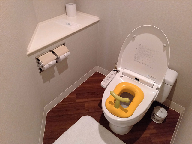 補助便座のあるトイレ/シェラトン・グランデ・オーシャンリゾート(宮崎県/宮崎市)