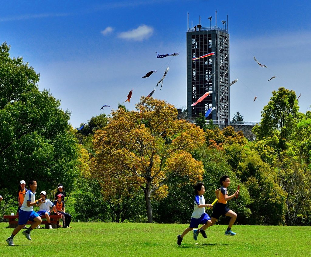 ピクニックにも最適、のびのび遊べる芝生広場/新城総合公園(愛知県新城市)