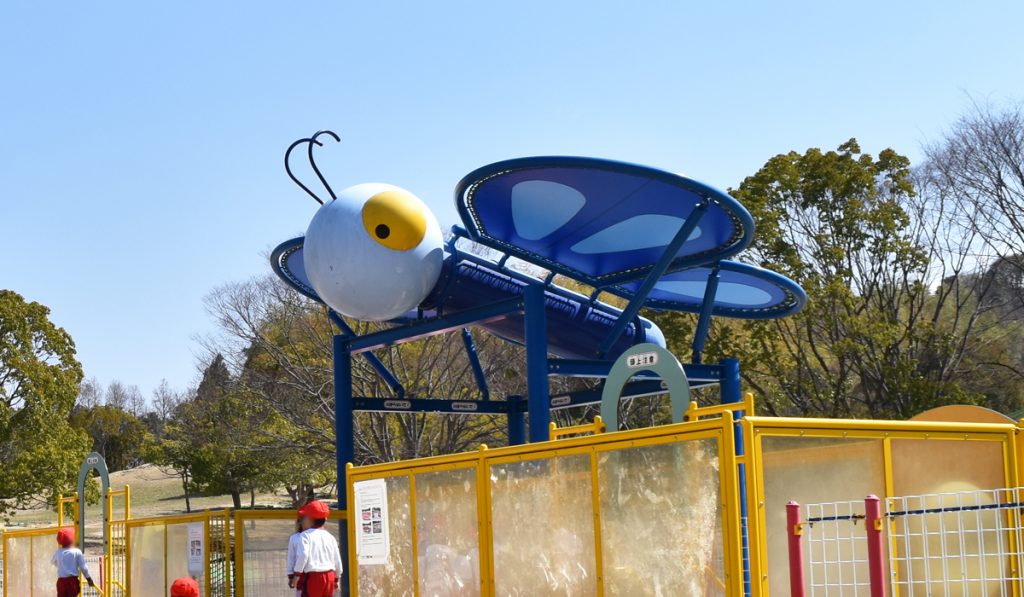 幼児から楽しめるチョウの遊具/蜻蛉池公園(大阪府岸和田市)