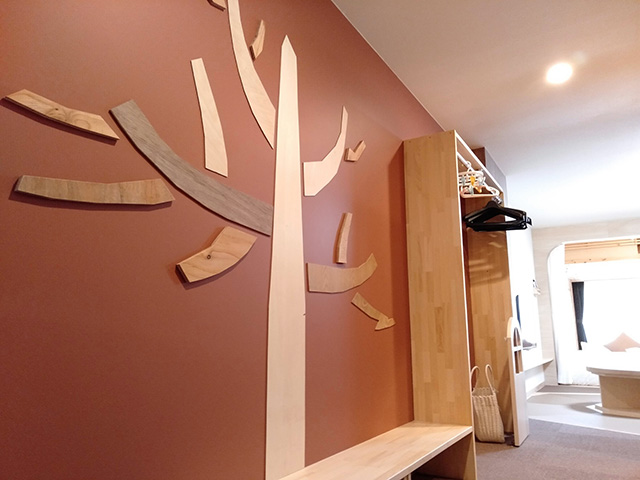 ママと子ルームの壁面オブジェ/白樺リゾート 池の平ホテル（長野県/立科町）