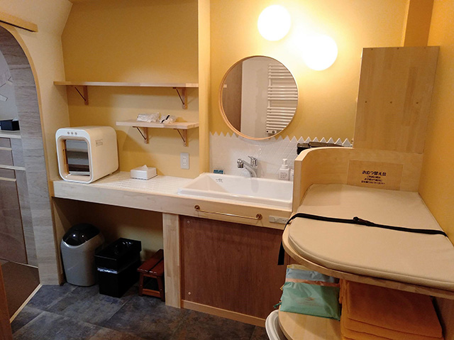 ママと子ルーム（mamatoco room）のパウダールーム/白樺リゾート 池の平ホテル（長野県/立科町）