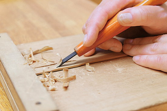 彫刻刀でムックリの製作体験/国立民族共生公園(北海道/白老町)
