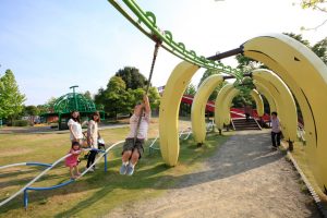 静岡県のアスレチック13選！富士山を望む空中コースやジップライン、公園の大型遊具も