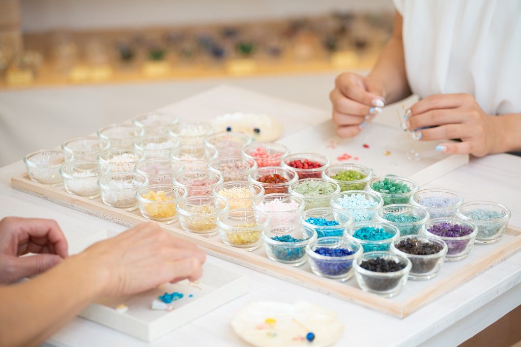 沖縄旅行のおみやげは親子で手作り♪「Kanoa」でおしゃれな雑貨とアクセサリーを作ろう！