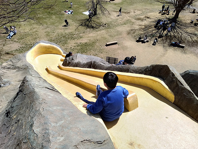 子供冒険広場の滑り台/アルプス公園（長野県/松本市）