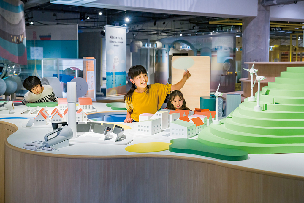 がすてなーにガスの科学館で遊ぶ子ども（東京都/江東区）