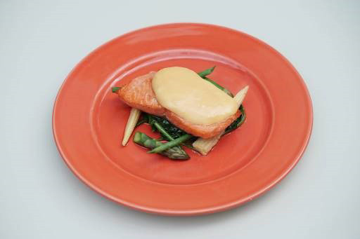 サーモンの味噌サバイヨンソース添え/ウェスティンホテル東京(目黒区)