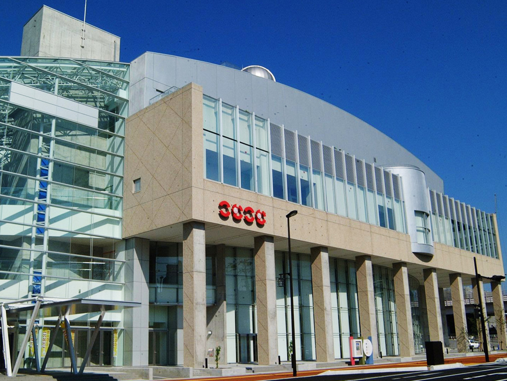 福島市子どもの夢を育む施設 こむこむの外観