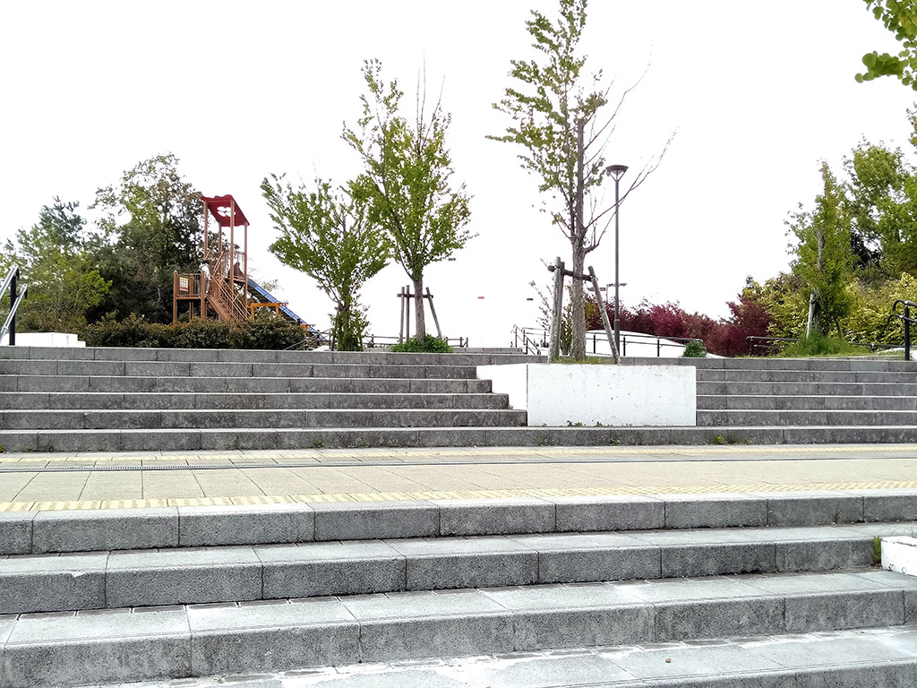 北入口の石段/彩都西公園(大阪府/茨木市)