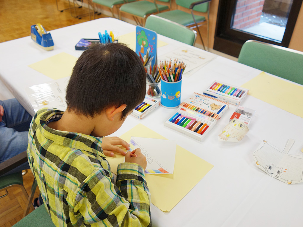 2017年にイベントで子どもたちが作っている様子