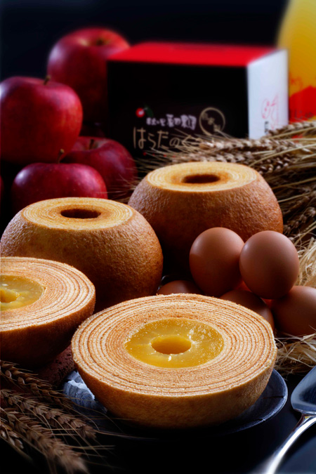 りんごを贅沢に丸ごと1個使ったバウムクーヘン「はらだのくーへん」／果実の里 原田農園（群馬県／沼田市）